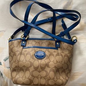 BOGO50% Coach Signature Handbag